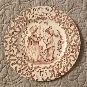 Vintage 1979 Christmas Porcelain China Collectible Plate Royal Crownford England